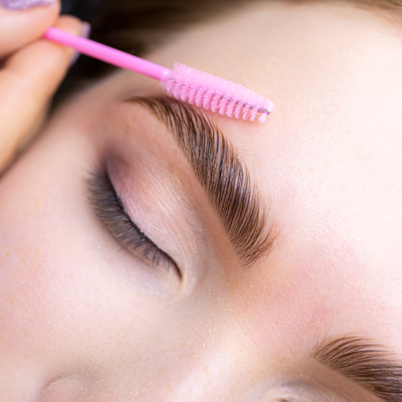 Litun á brúnir og plokkun/vax